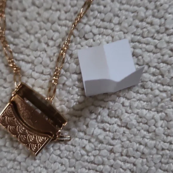 Gold Envelope Purse Necklace - Picture 6 of 10